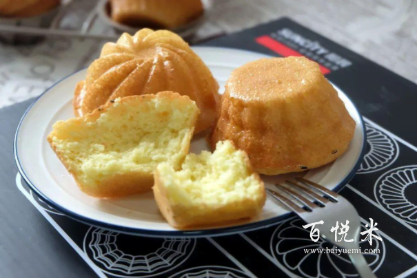 只用雞蛋和面粉做的無水脆皮蛋糕，快來試試是不是你小時候的味道